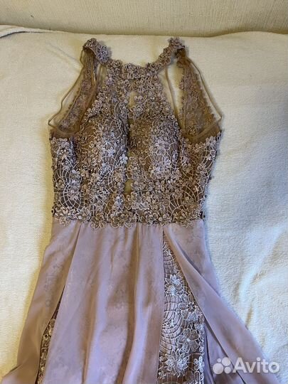 Платье на выпускной вечер s очень красивое