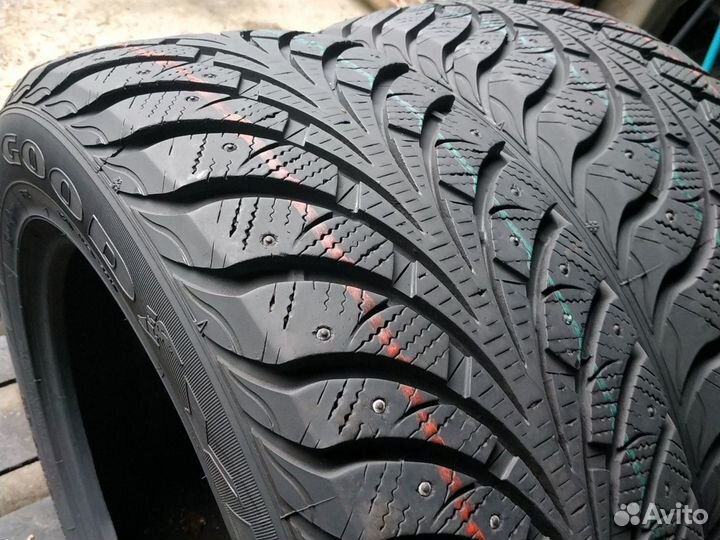 Goodyear UltraGrip Extreme 225/60 R17 99T