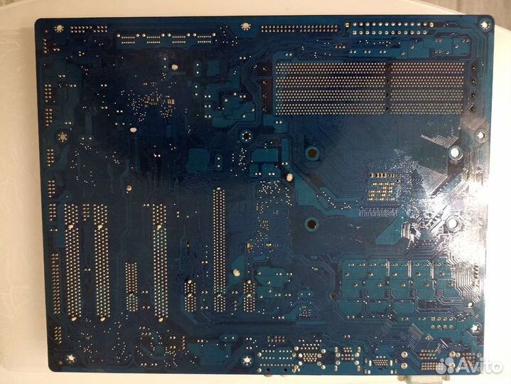 Материнская плата с процессором и памятью