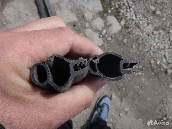 Логан уплотнитель капота Logan 06-14, 14-нв