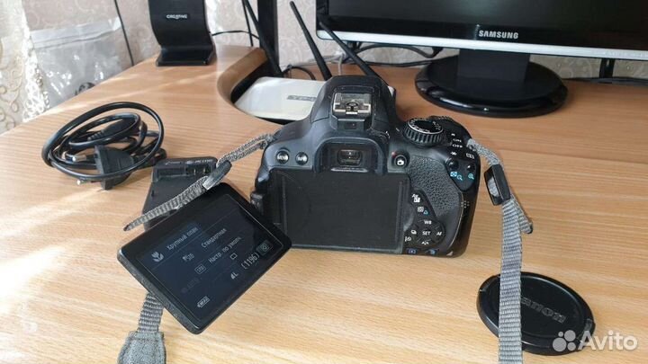 Зеркальный фотоаппарат Canon 650d