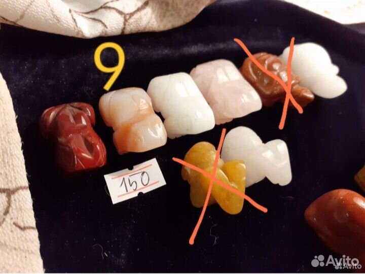 Камни и фигурки из камня