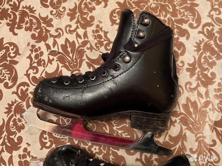 Фигурные коньки wifa 28