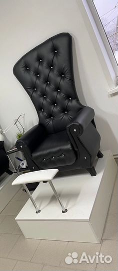 Педикюрное кресло трон