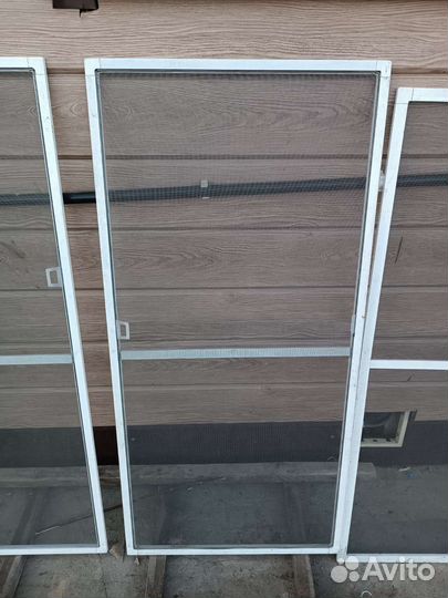 Оконные сетки б/у размер 1215 мм. на 585 мм