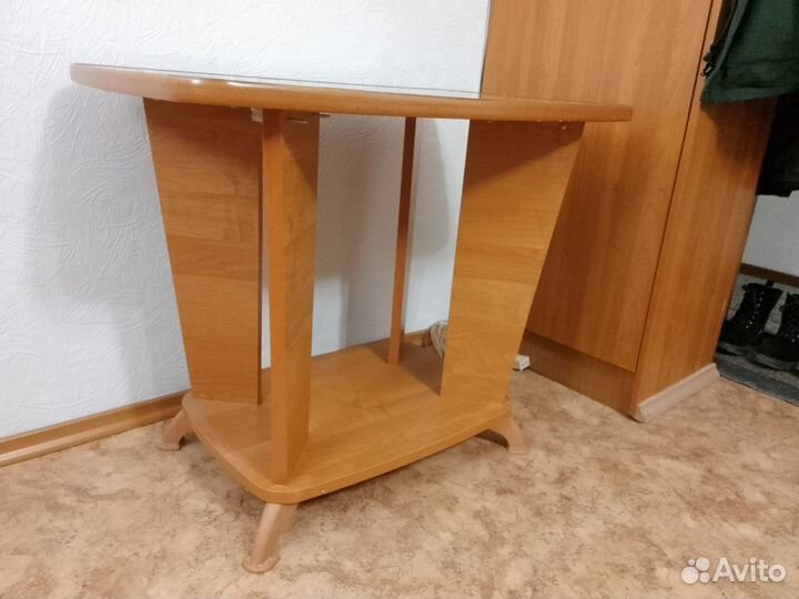 Журнальный столик