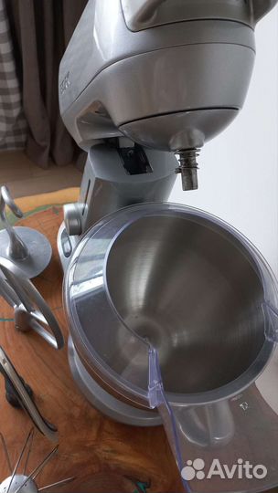 Миксер планетарный bork