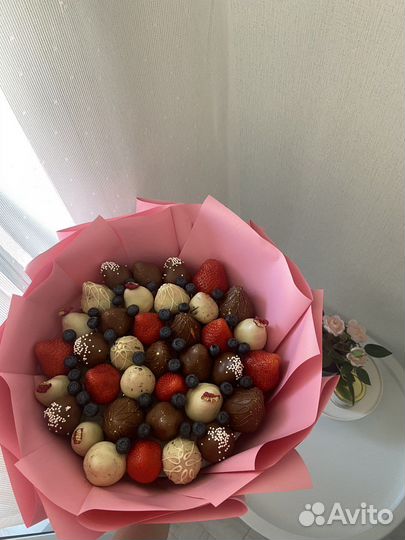 Букеты из клубники в шоколаде Йошкар-Ола