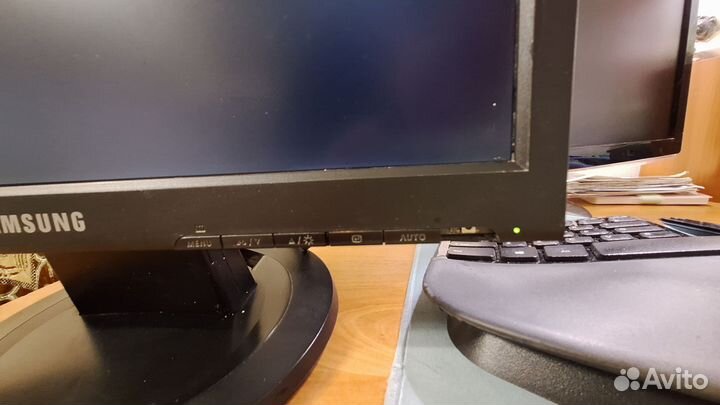 Монитор Samsung SyncMaster 710n