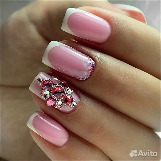 Маникюр и педикюр