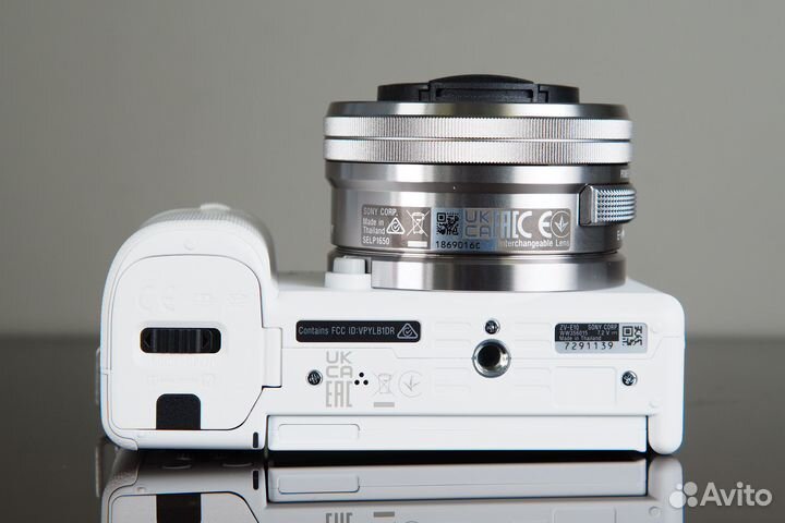 Sony ZV-E10 Kit 16-50mm OSS White новый