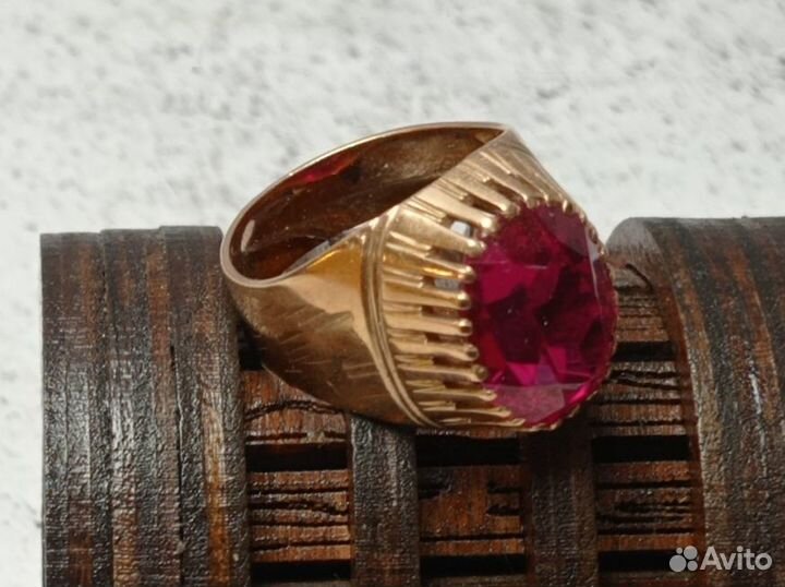 Золотое кольцо с Рубином 583 пробы массой 10.7 гра