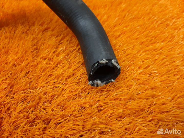 Патрубок системы охлаждения Mercedes-Benz E-Class