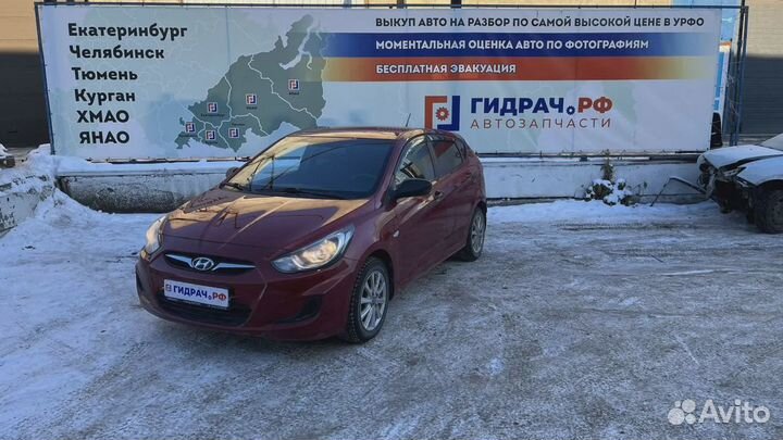 Решетка вентиляционная левая Hyundai Solaris 97510