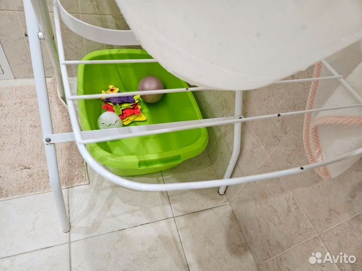 Детская ванночка для купания с подставкой