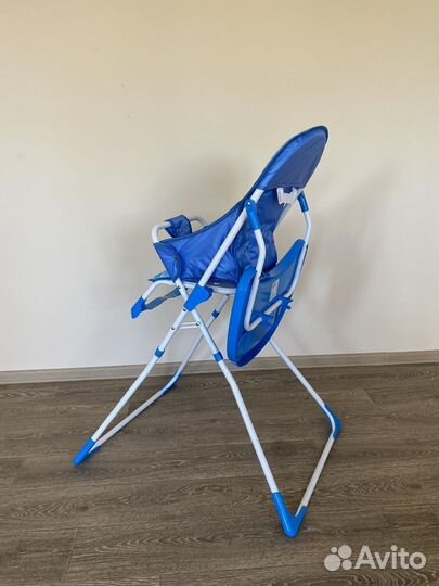 Стульчик для кормления с перекидной столешницей