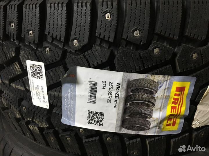 Pirelli Ice Zero 235/55 R20 105T
