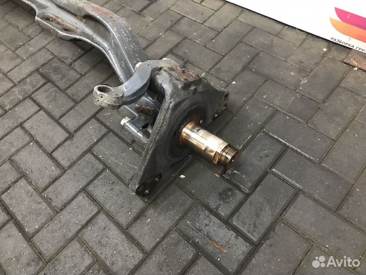 Кулак поворотный левый Daf XF105