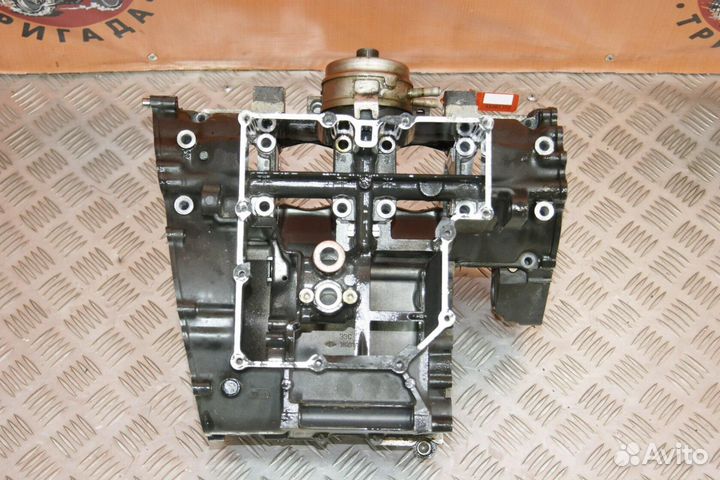 Картер (блок двигателя) Suzuki GSX-R400R