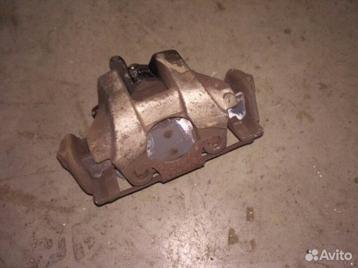 Суппорт задний левый Mercedes-Benz E-Class W211