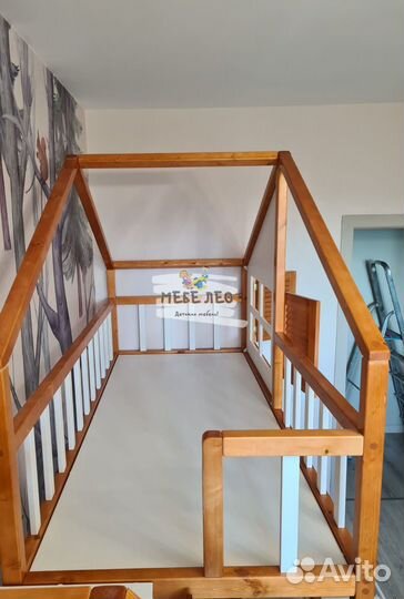 Детская двухъярусная кровать