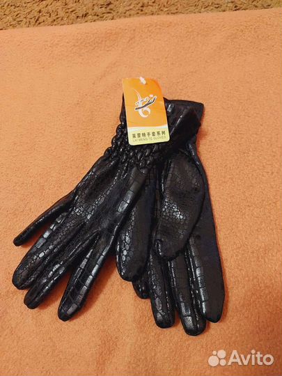 Перчатки женские новые
