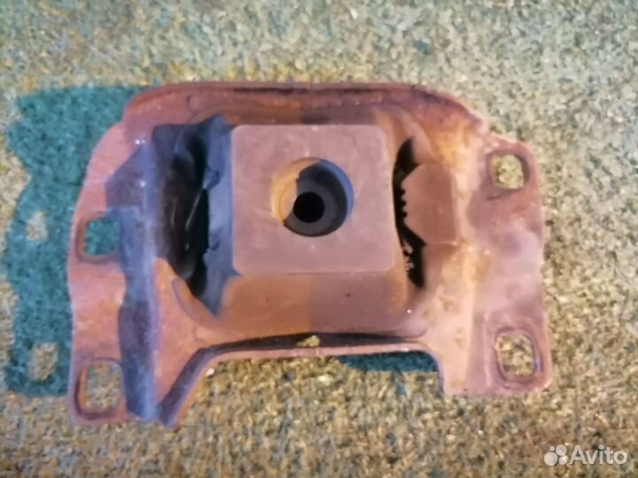 Опора двигателя (подушка двс) левая C253-39-070 Ma