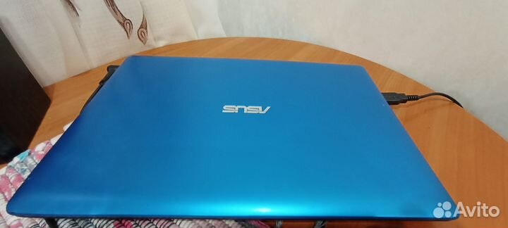 Нетбук Asus