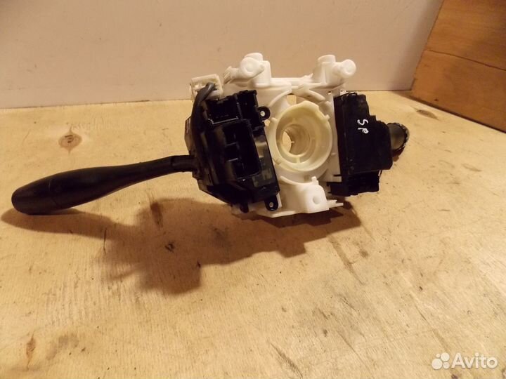 Подрулевые переключатели Mitsubishi Space Star