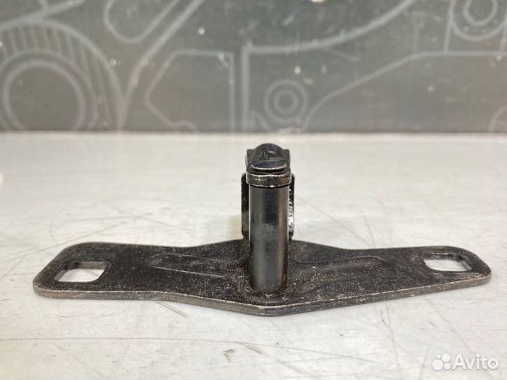 Петля багажника Audi A6 C6 BDW 2005