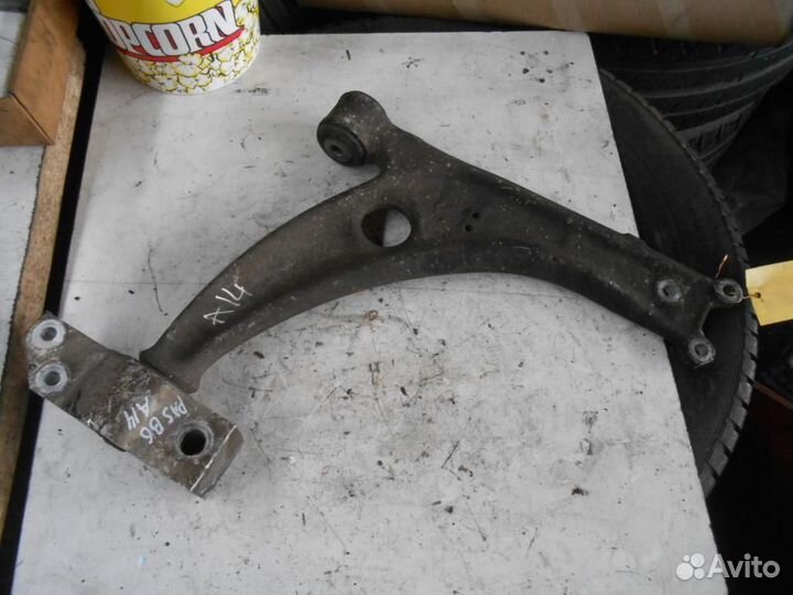 Рычаг передний правый Volkswagen Passat