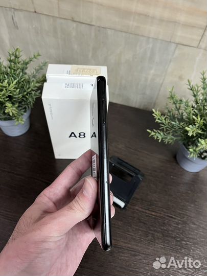 Samsung Galaxy A8 (2018), 4/32 ГБ
