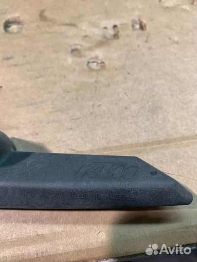 Ручка пассажира правая KTM 690 07-11