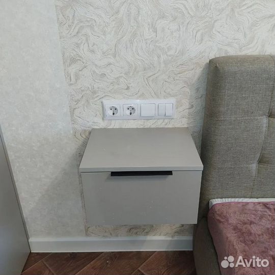 Тумба с ящиками