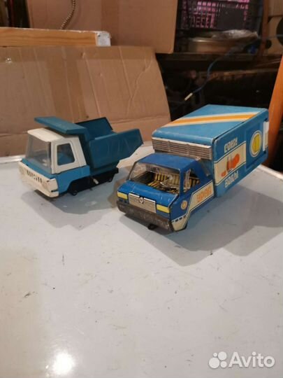 Металлическая машинка времен СССР 2 штуки