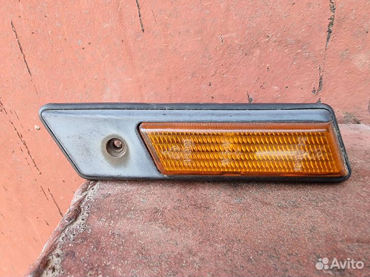 Поворотник левый в крыло BMW E-36