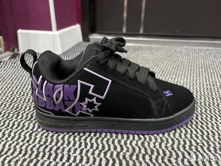 Dc shoes court graffik. black sabbath