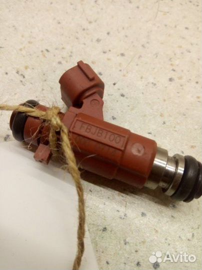 Форсунка топливная Nissan Primera QP12 QG18DE