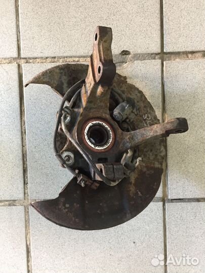 Цапфа передняя правая Saab 9-5