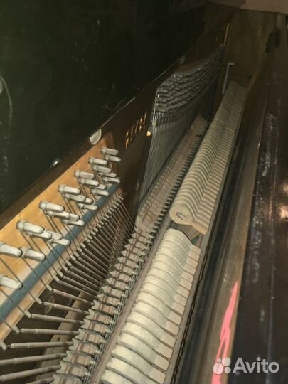 Пианино J Becker