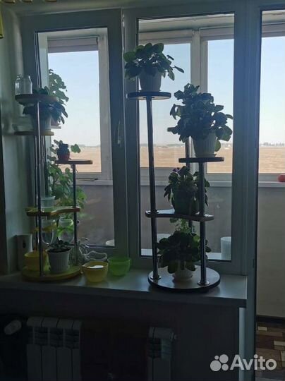 Подставка под цветы дерево