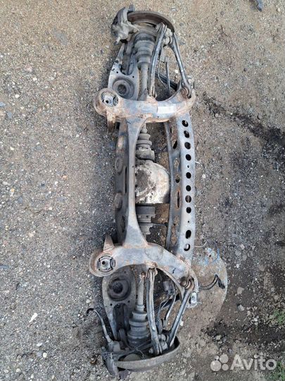 Задний мост взборе на 210 мерседес