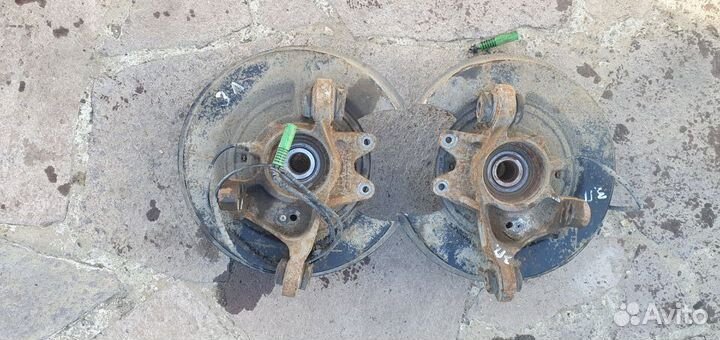 Кулак задний цапфа Range Rover Vogue 3 LM L322