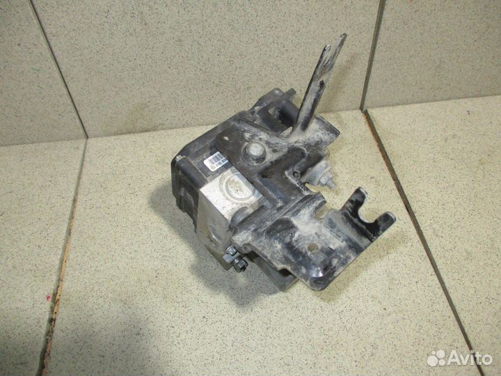 Блок ABS (насос) Nissan Tiida (C11)