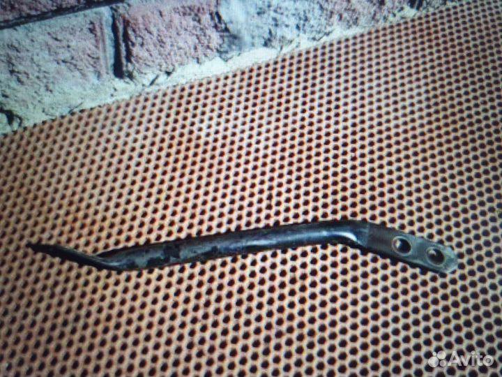 Тяга задняя продольная правая Nissan X-Trail T31