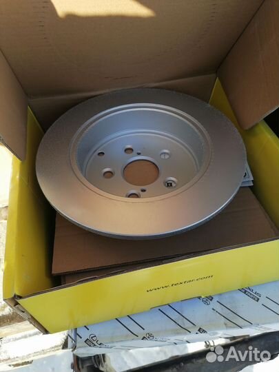 Тормозной диск на тойота авенсис