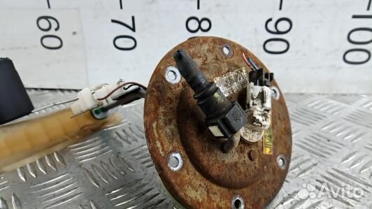 Датчик уровня топлива KIA sportage 2 (ZEA09M801)