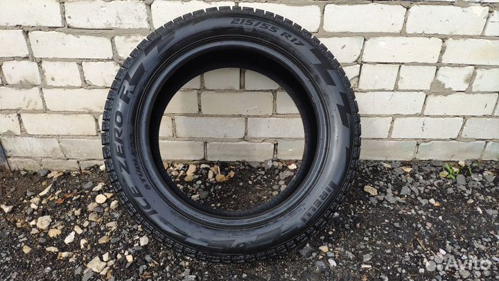 Pirelli Ice Zero FR 215/55 R17 98H