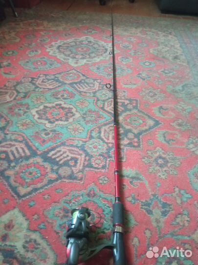 Продам спининг с катушкой и плетëнкой