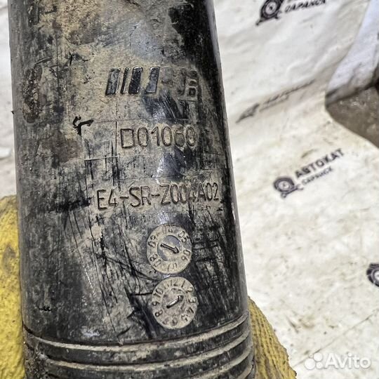 Амортизатор задний Mercedes W202